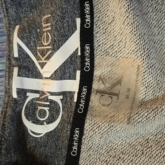 Calvin Klein Women's Cropped Sweatshirt Gray and White Size M - Picture 7 of 8